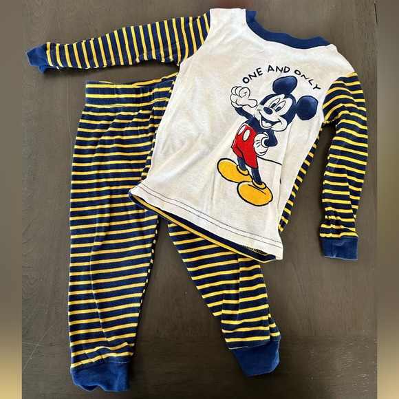 Disney | Pajamas | Mickey Mouse Pajama Set | Poshmark